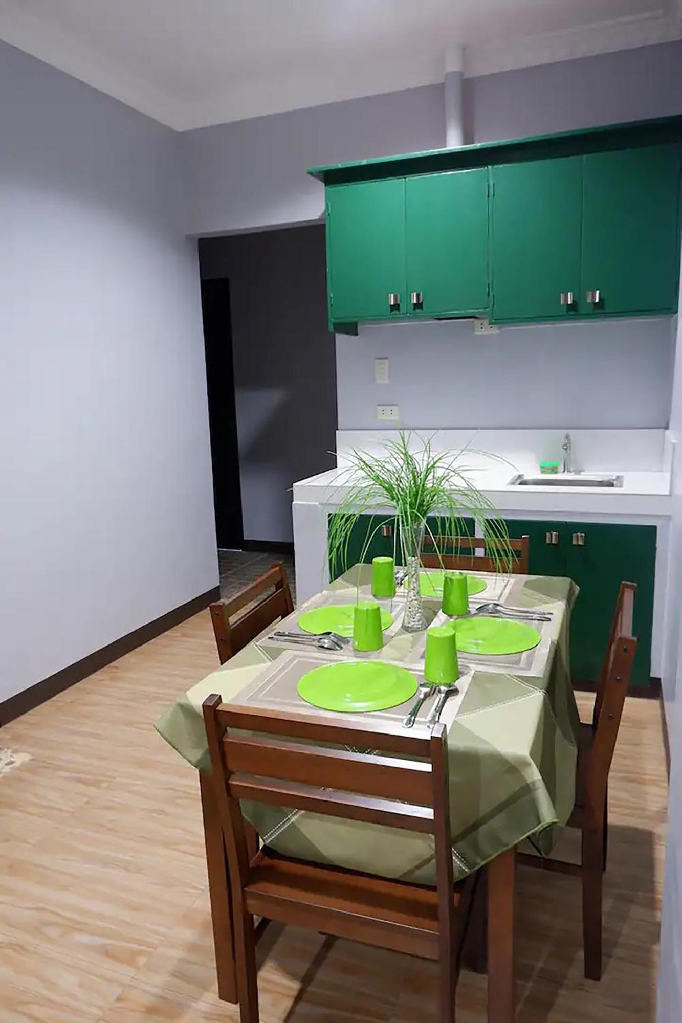 Arcova Residences 2Br Apartment San Carlos  Exteriör bild